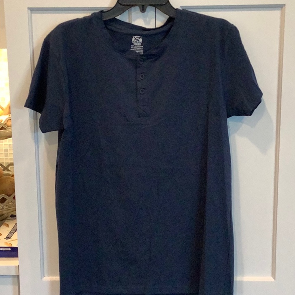 XRay Men’s NWOT Short Sleeve Henley